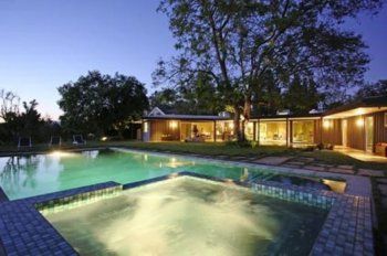 شاهد .. جولة في منزل مايلي سايرس .. فخامة وديكور رائع - بالصور