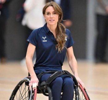 شاهد .. بالصور - كايت ميدلتون على كرسي متحرك.. هذا ما فعلته