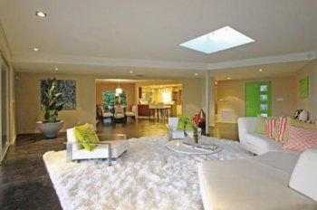 شاهد .. جولة في منزل مايلي سايرس .. فخامة وديكور رائع - بالصور