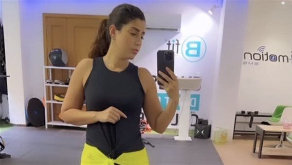 أيتن عامر لازم ترجع الجيم بسرعة: الكرش دلدل أوي