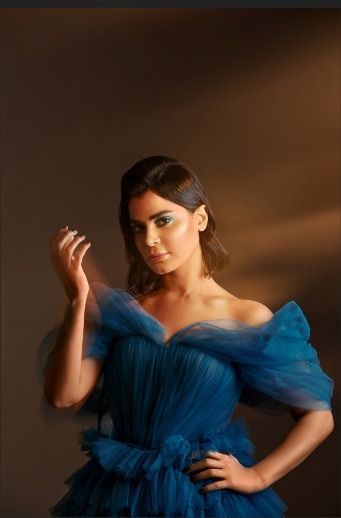 رانيا منصور بفستان عاري بطن وضهر : فاضل إيه تاني !!