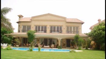 شاهد .. عنوان قصر أحمد حلمي ومنى زكي في مصر الفخامة والرقي.. بالصور