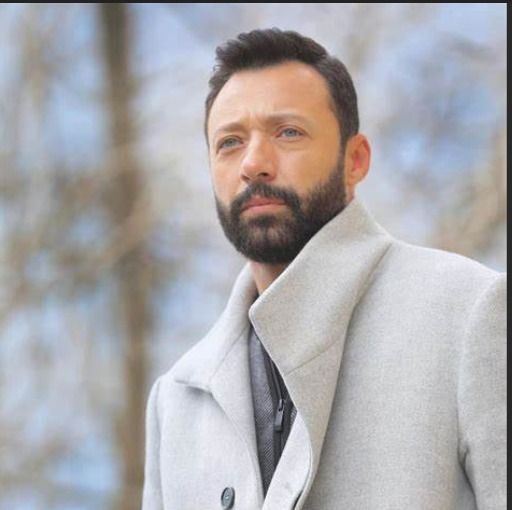 بعد نجاح ألفريدو .. أحمد فهمي حاطط رجل علي رجل وبيتشرط