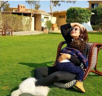 شاهد .. عنوان قصر أحمد حلمي ومنى زكي في مصر الفخامة والرقي.. بالصور