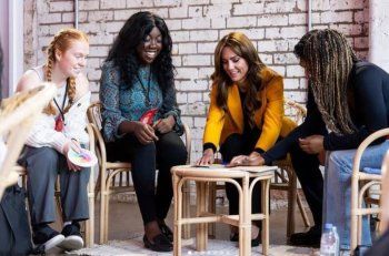 شاهد .. الأمير ويليام وكايت ميدلتون يشاركان في إحياء اليوم العالمي للصحة النفسية-بالصور