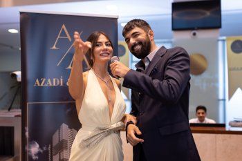 شاهد .. ديميت أوزديمير وانجين اكيوريك بأوضاع رومانسية-بالصور