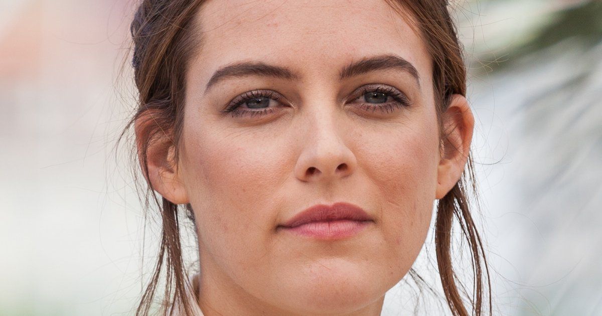 شاهد .. رايلي كيو حفيدة إلفيس بريسلي سفيرة لدار عالمية