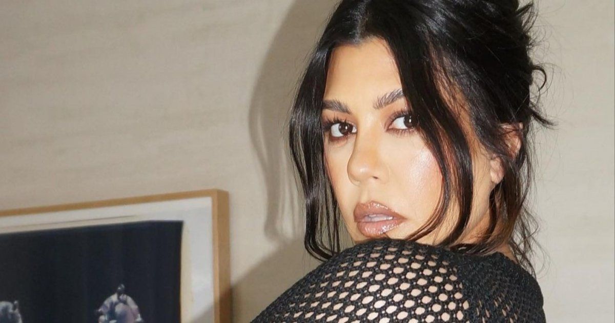 شاهد .. بالصور- كورتني كارداشيان تستعرض حملها بملابش شفافة.. والجمهور : ظهر كل شيء!