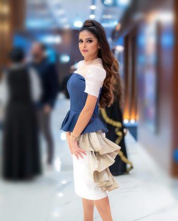 شاهد .. حلا الترك تتعرض لهجوم بعد ظهورها بلوك أكبر من عمرها - بالصور