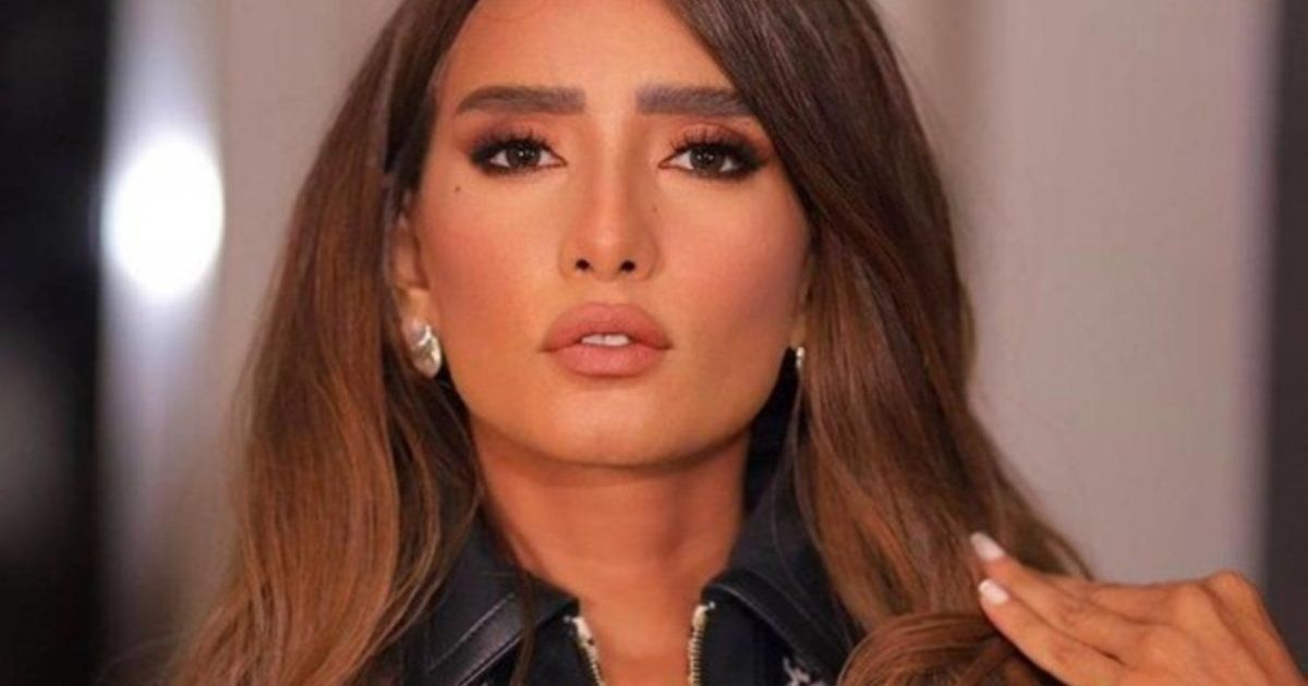 شاهد .. زينة كانت كومبارس في كليب هذا النجم الشهير.. وهكذا كان شكلها - بالصور