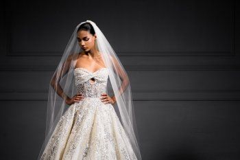 شاهد .. بالصور - مجموعة طوني ورد لعروس خريف 2024 تعكس بريق الأضواء والزخرفة الأنيقة