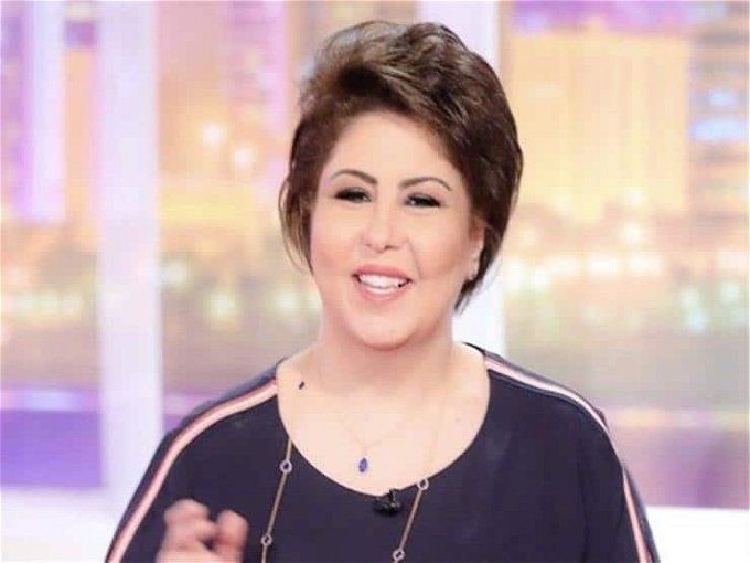 فجر السعيد تسخر من محمد منير.. رقصت بالدف وتنمرت عليه