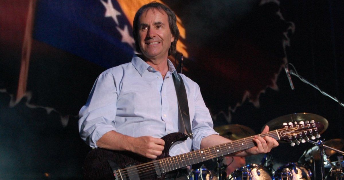 شاهد .. كريس دو بيرغ نجح خارج بلاده قبل أن يشتهر في بريطانيا.. حقق أرقاماً قياسية وهكذا أنهى خيانته لزوجته