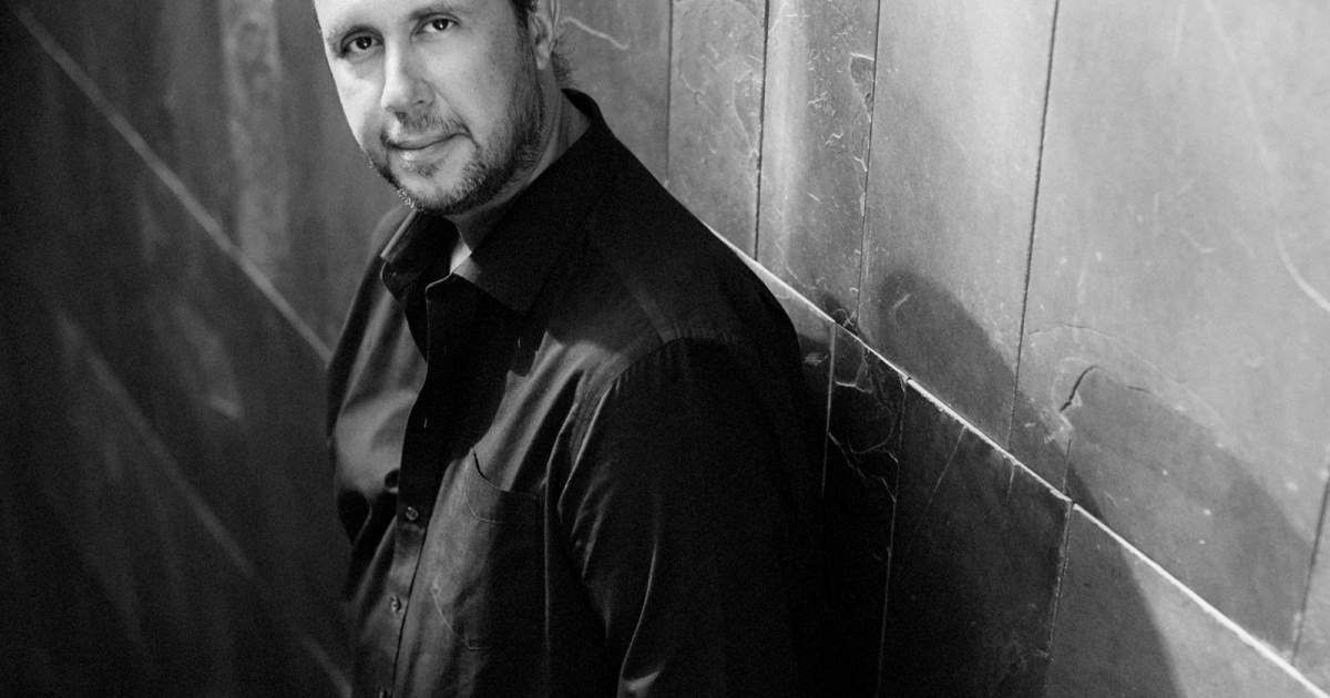 شاهد .. بالصور - مجموعة طوني ورد لعروس خريف 2024 تعكس بريق الأضواء والزخرفة الأنيقة