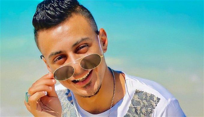 مطرب المهرجانات علي قدورة يعلن اعتزاله: أنا بريء من كل مزيكا عملتها