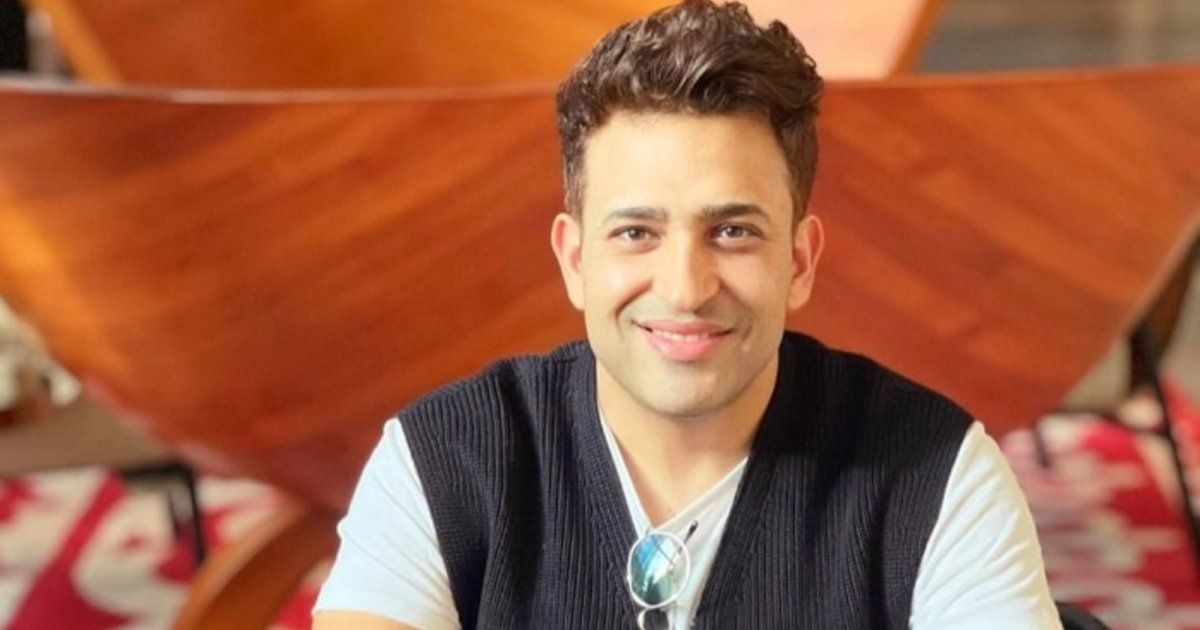 شاهد .. بالفيديو- تارم حسين يحتضن تامر عاشور بلقطة مؤثرة