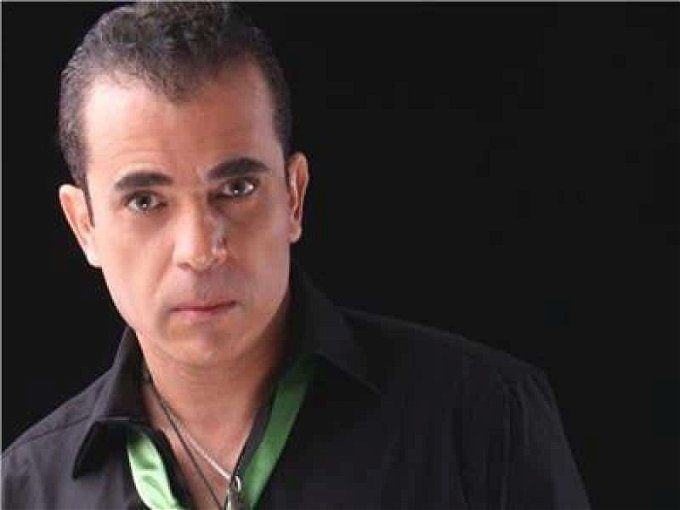 كدمات وغرفة خاصة.. تفاصيل إصابة الفنان محمد الشقنقيري في حادث سير بالإسكندرية