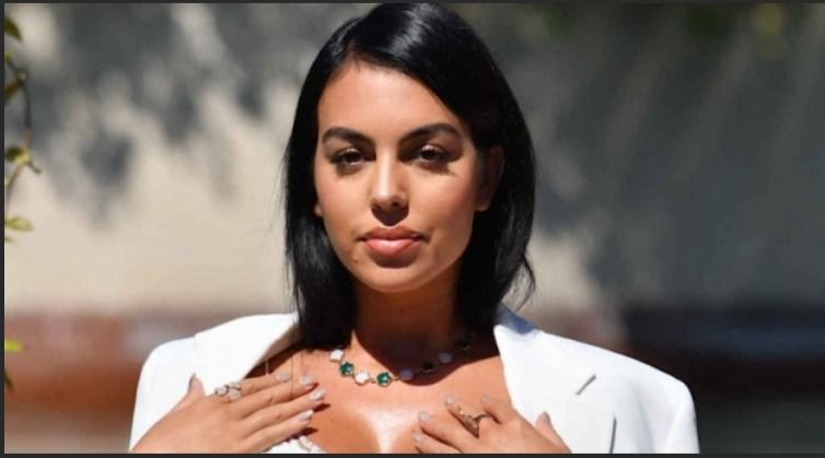 ياياسمين صبري جورجينا نزلت بالجديد: إجهزي عندك طالعة