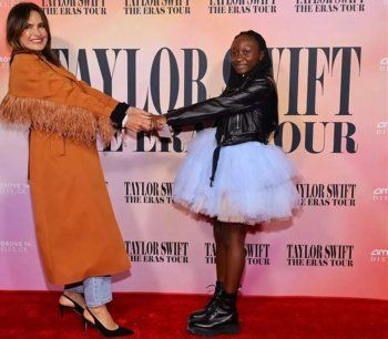 شاهد .. بيونسيه بلوك ملفت في عرض فيلم تايلور سويفت وهكذا بدت النجمات الحاضرات-بالصور