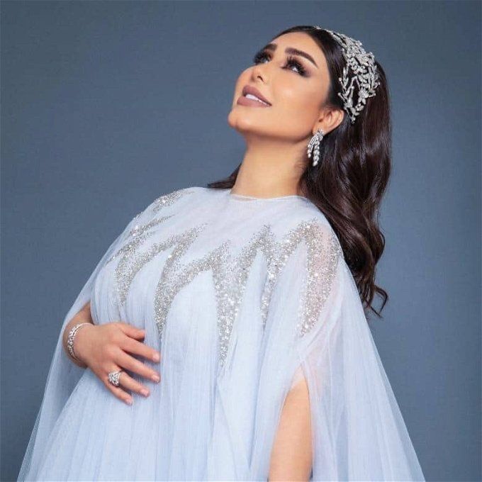 الممثلة الكويتية هنادي الكندري ترزق بمولودتها الأولي آريا.. نسخة طبق الأصل منها