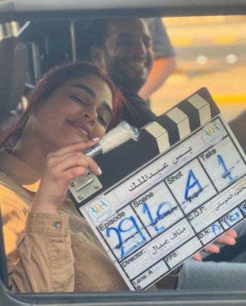 شاهد .. ليالي دهراب تنشر صوراً من كواليس "يس عبد الملك"