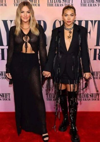 شاهد .. بيونسيه بلوك ملفت في عرض فيلم تايلور سويفت وهكذا بدت النجمات الحاضرات-بالصور