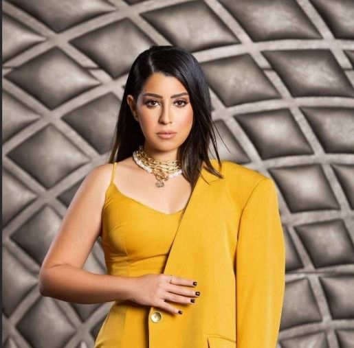 أيتن عامر كل يوم حكاية ورواية جديدة : حصل إيه