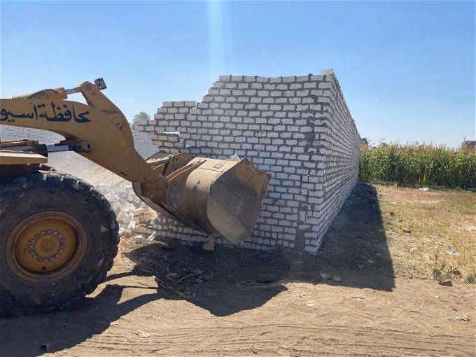 أخبار مصر | إزالة 24 حالة تعدي على أراضي زراعية في أسيوط