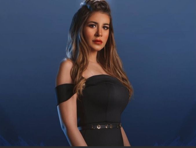 ملك قورة البنت البريئة متجوزة في السر من رجل أعمال