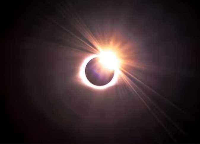 أخبار مصر | الكسوف الحلقي في مصر اليوم.. البحوث الفلكية تكشف التفاصيل