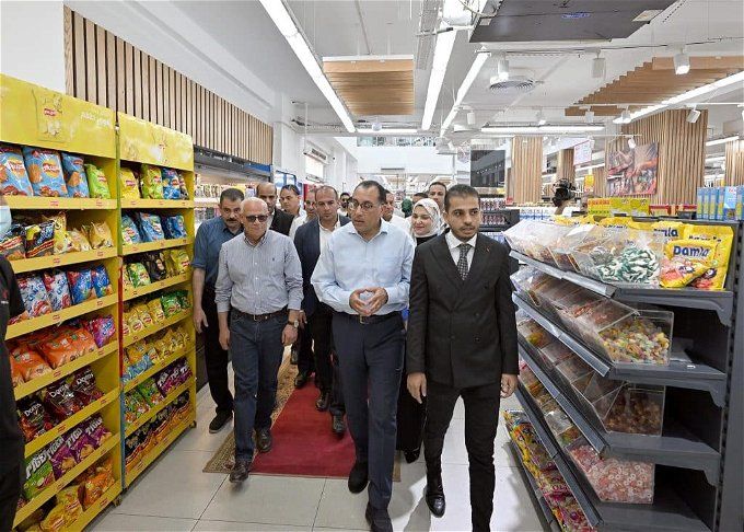 أخبار مصر | رئيس الوزراء يؤكد اهتمام الدولة بإنشاء أسواق حضارية حديثة في المحافظات