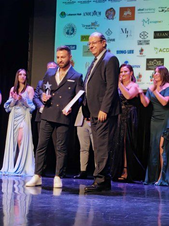 شاهد .. "نجم النجوم"..مهندس لبناني يفوز بهذا اللقب في أستراليا ويرفع إسم بلده في الإغتراب