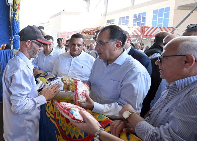 أخبار مصر | رئيس الوزراء يؤكد اهتمام الدولة بإنشاء أسواق حضارية حديثة في المحافظات