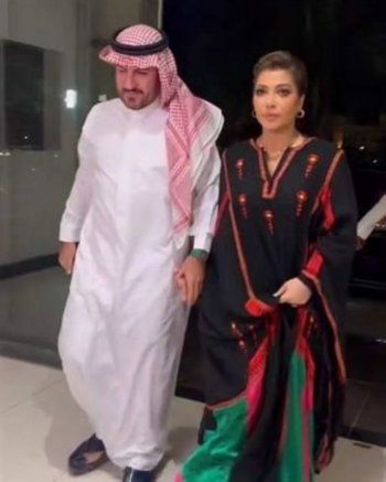 شاهد .. أصالة ترتدي الزي الفلسطيني في حفلها بالسعودية ومي العيدان بأقوى هجوم عليها - بالصور