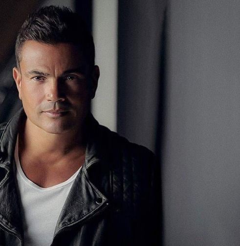 ده تاريخ عمرو دياب بلسان الحساد والسماوية