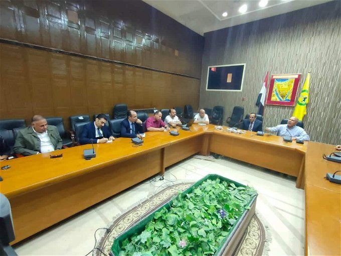 وزير النقل المهندس كامل الوزير يجتمع مع عدد من أهالي العريش