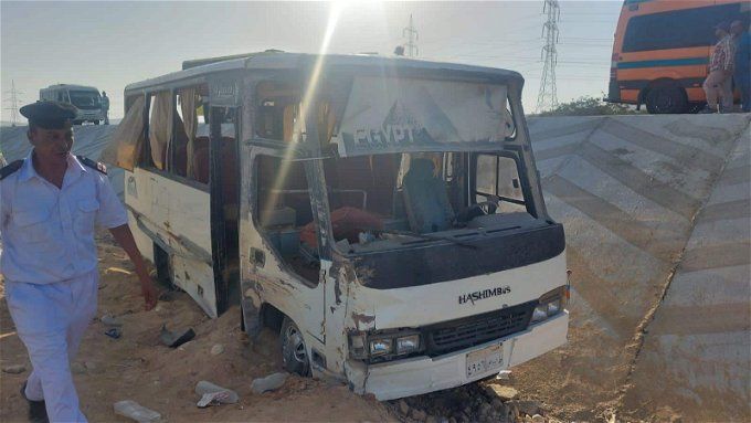 أخبار مصر | بالأسماء .. إصابة أكثر من 20 شخص في حادث انقلاب اتوبيس على الطريق الصحراوي الشرقي