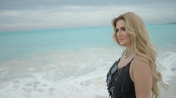 شاهد .. بالصور- من كواليس "ما تيجي نشوف"..هنا شيحة بلوك صيفي على الشاطئ