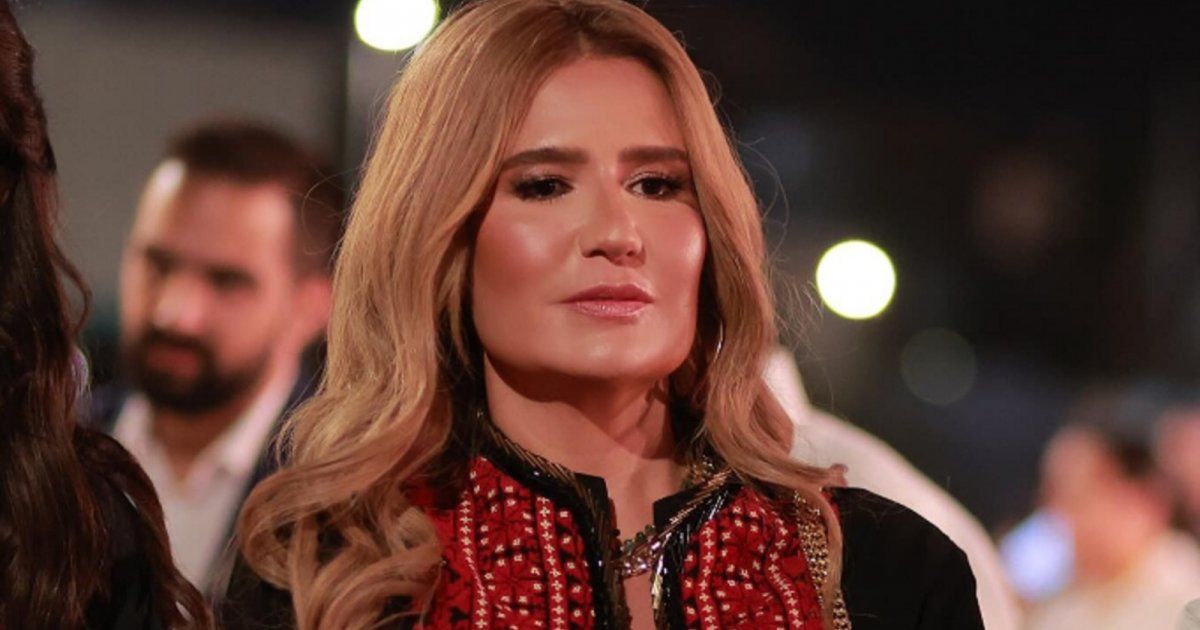 شاهد .. بالصور- من كواليس "ما تيجي نشوف"..هنا شيحة بلوك صيفي على الشاطئ