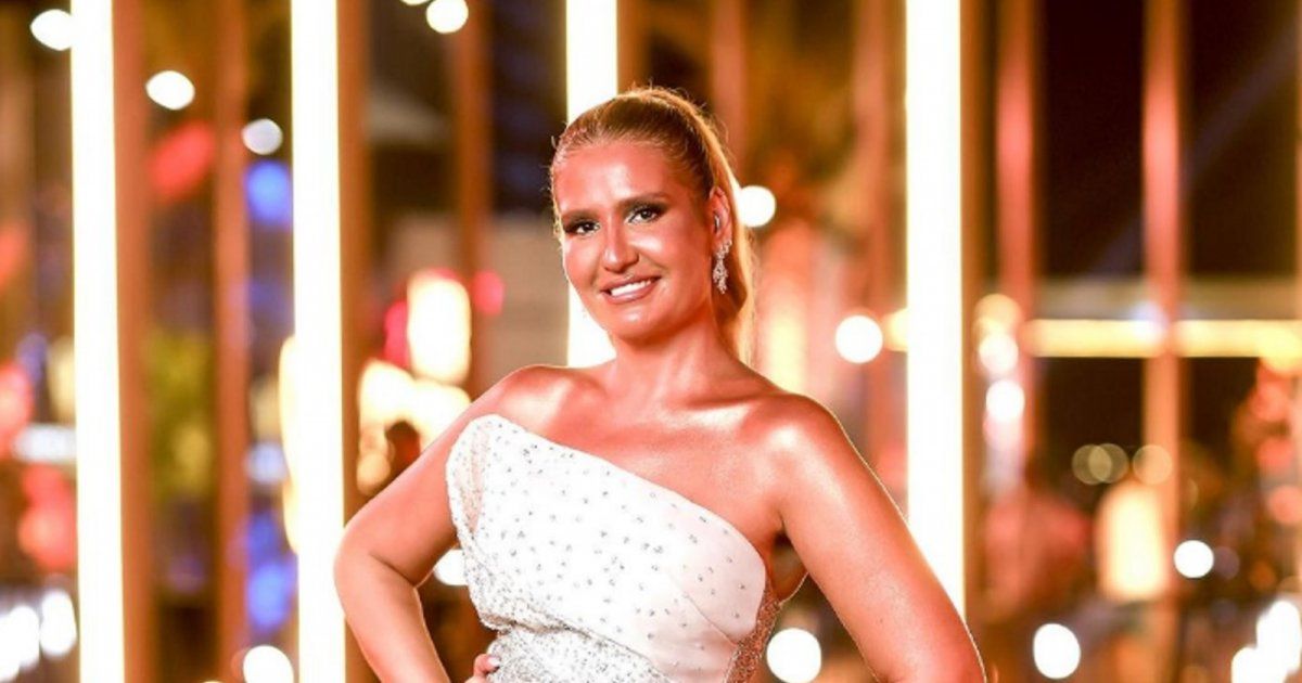 شاهد .. بالكاجوال الأنيق..هنا شيحة تتألق بلوك رائع - بالصورة