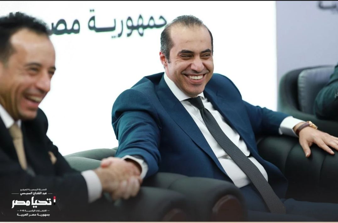 وفد من نقابة المهن التمثيلية في ضيافة حملة السيسي بمقرها الرسمي- شاهد