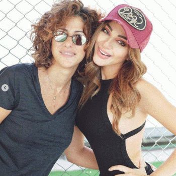 شاهد .. شقيقة ميريام فارس بالغة الجمال.. والجمهور يتفاعل مع صورهما