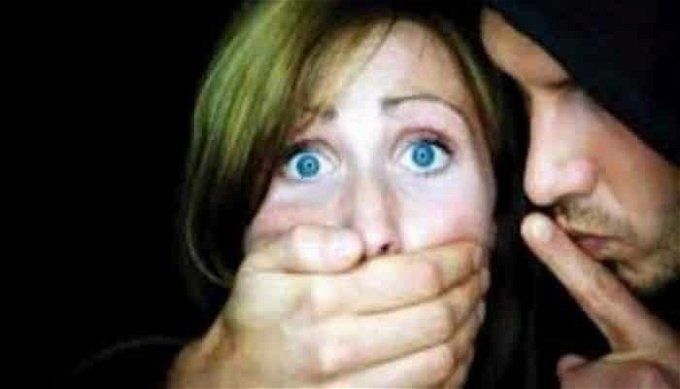 مدرس يتحرش بفتيات وكاميرات المراقبة تفضحة