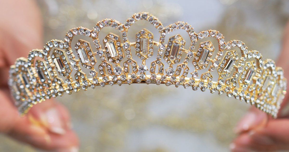 شاهد .. تخلي أميرة ووريثة لعرش ملكي عن لقبها لهذه الأسباب