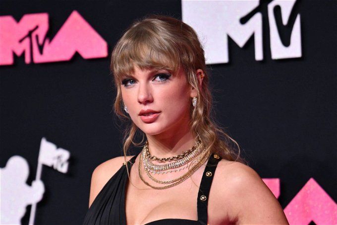 فيلم Taylor Swift يحقق أرقام قياسية عن جولتها الغنائية في 2023