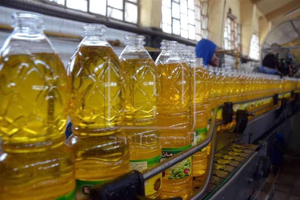 في تموين نوفمبر.. أسعار الزيت والسلع الغذائية هتبقى بكام بعد مبادرة التخفيض؟
