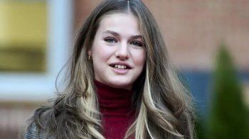 شاهد .. تخلي أميرة ووريثة لعرش ملكي عن لقبها لهذه الأسباب