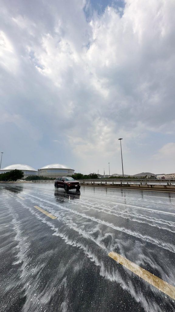 أخبار مصر | لقطات جوية مذهلة لجريان السيول غرب الطائف