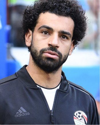 شاهد .. بالصورة - "خط احمر".. لقاء الخميسي تدافع عن محمد صلاح وهذا ما قالته