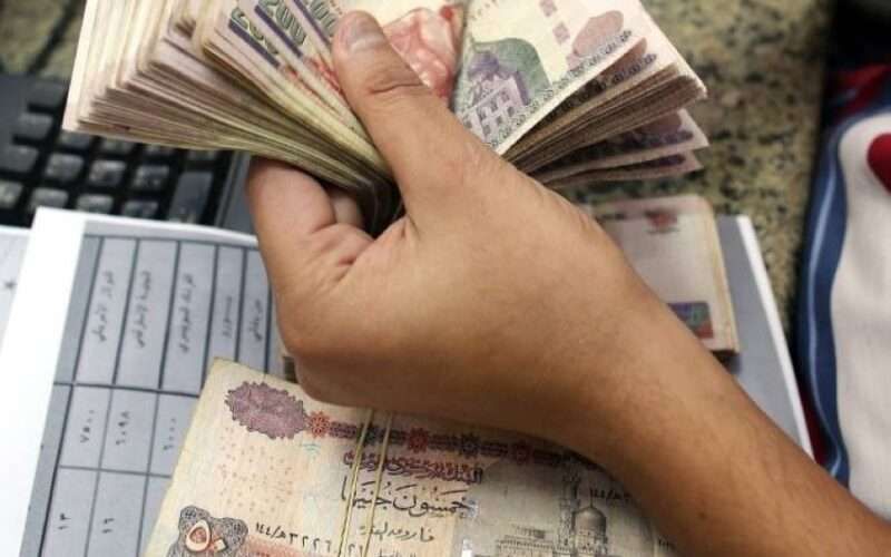 موعد صرف المرتبات بالعلاوات الجديدة.. شوف هتقبض كام